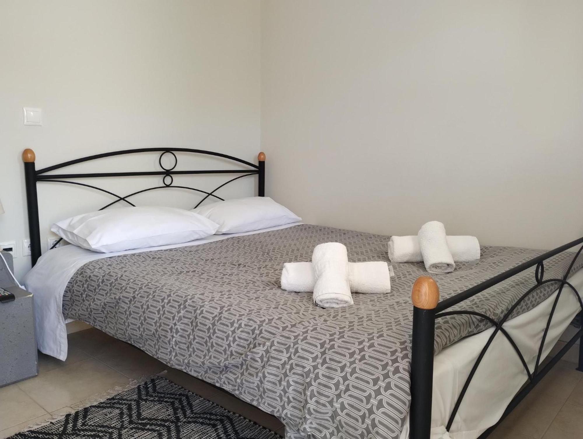 Kalamata Beach Maisonette エクステリア 写真